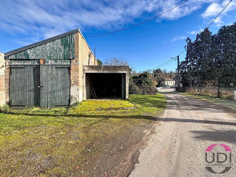 Vente Parking/Garage B�zenet � Ensemble de garages avec �lectricit� � 57 m� Bezenet