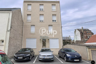  Immeuble � vendre 15 + pi�ces 300 m�