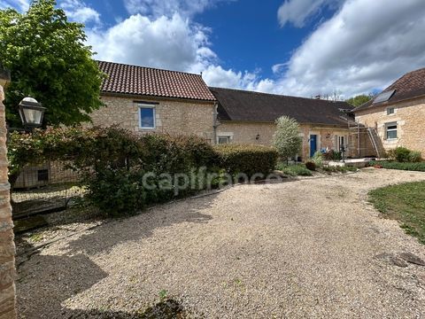   Dpt Dordogne (24), � vendre COULAURES maison P11 de 390 m� - Terrain de 4 828,00 m� - Plain pied Maison - 11 pi�ce(s) - 390 m�