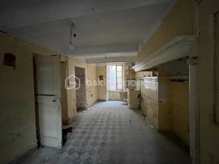  Immeuble � vendre 14 pi�ces 180 m�