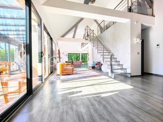  Maison � vendre 10 pi�ces 239 m�