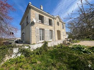  Propri�t�/ch�teau � vendre 260 m�