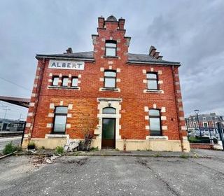  Immeuble � vendre 15 + pi�ces 326 m�