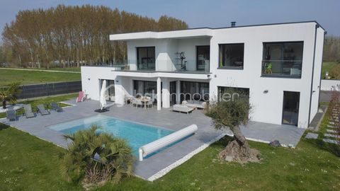   Sublime villa avec piscine � proximit� de Troyes Villa - 6 pi�ce(s) - 273 m�