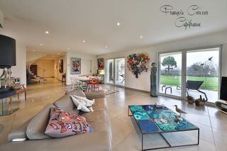  Maison � vendre 6 pi�ces 210 m�