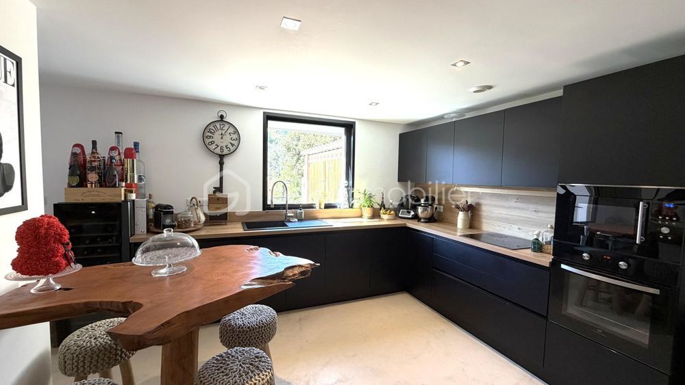 � vendre  Villa Saint-Laurent-du-Var (06700)