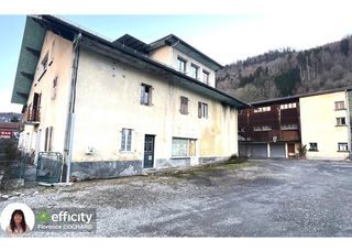  Immeuble � vendre 15 + pi�ces 1700 m�