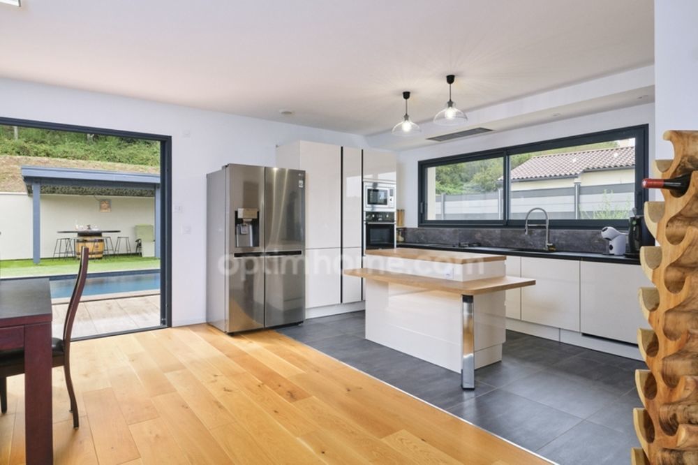 � vendre  Villa Vienne (38200)