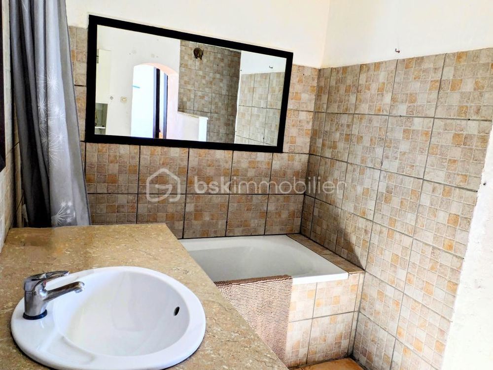 � vendre  Maison Villecroze (83690)