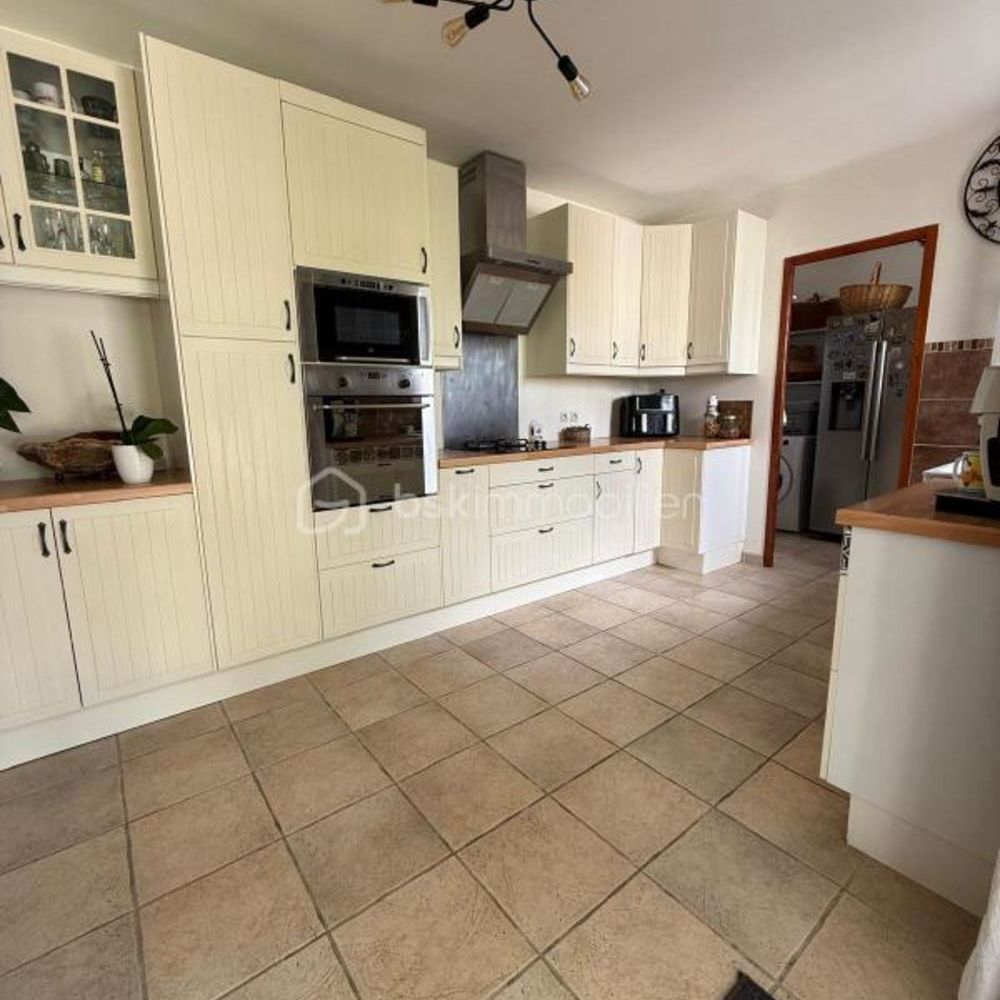 � vendre  Villa Pouzolles (34480)