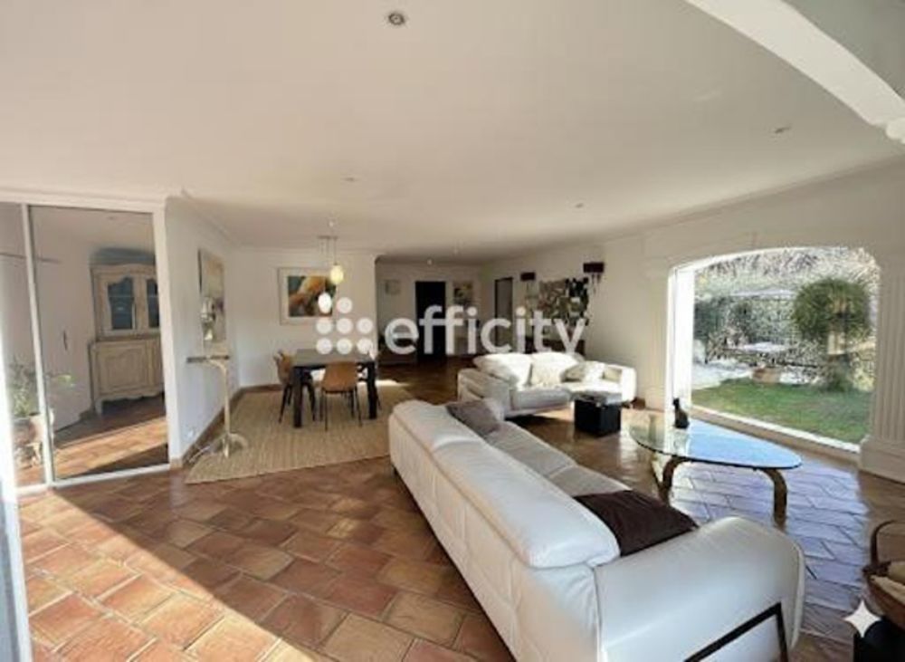 � vendre  Villa Saint-Martin-du-Var (06670)