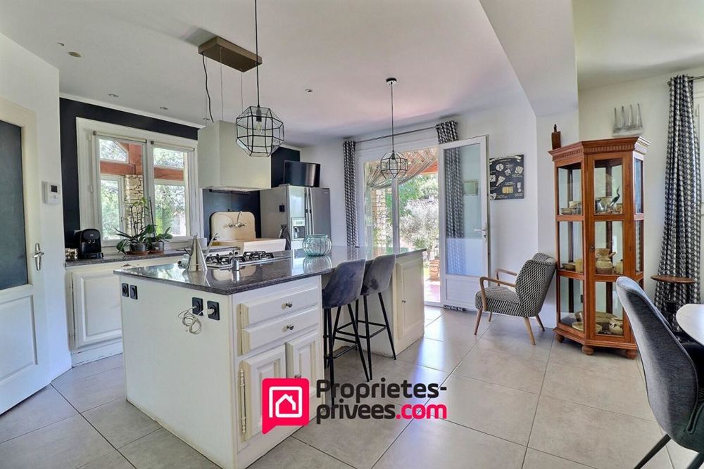 � vendre  Villa Uz�s (30700)