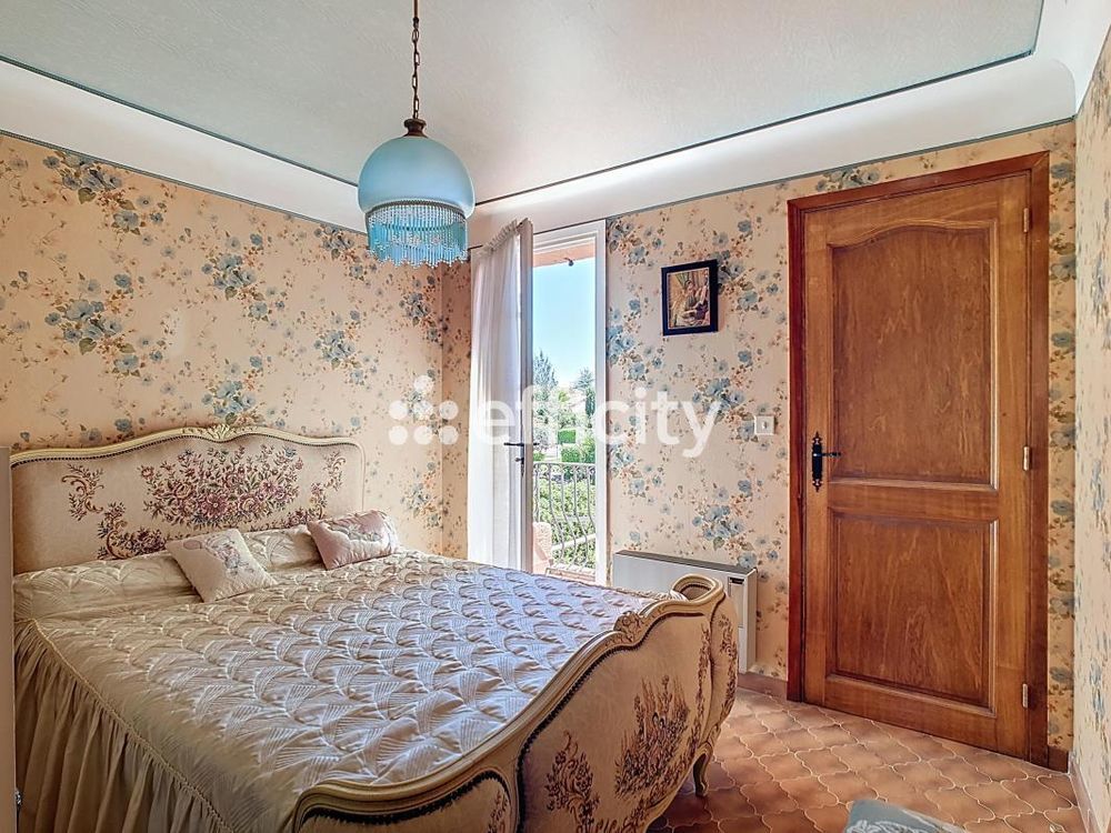 � vendre  Villa Saint-Rapha�l (83700)