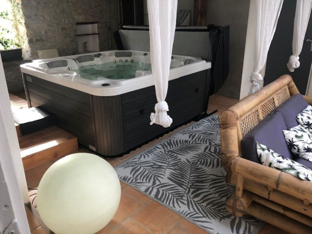 � vendre  Propri�t�/ch�teau Tornac (30140)