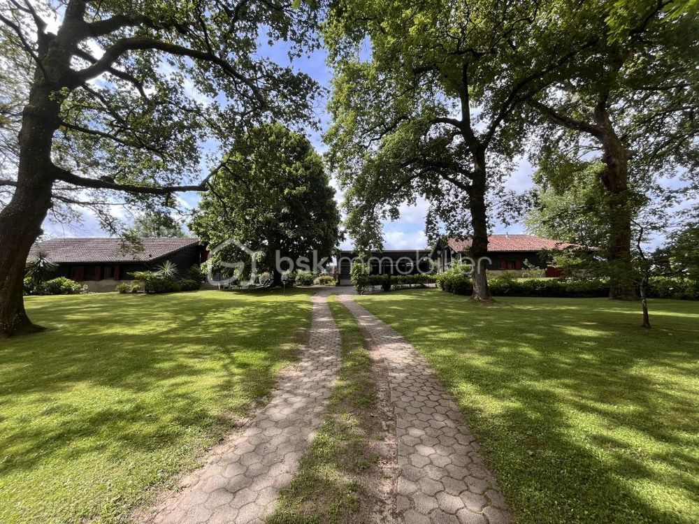 � vendre  Propri�t�/ch�teau Saint-Vincent-de-Tyrosse (40230)