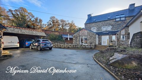   Grande maison en pierre avec d�pendances + local commercial lou� � 5 minutes de Carhaix Propri�t�/ch�teau - 7 pi�ce(s) - 222 m�
