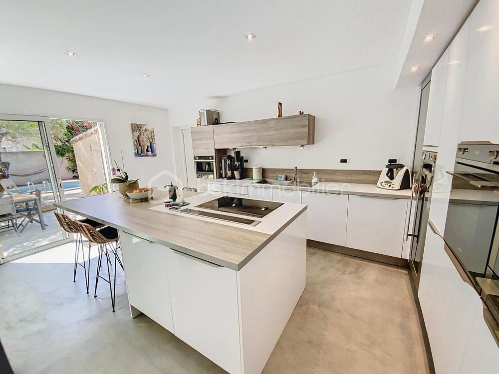 � vendre  Villa P�rols (34470)