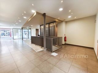  Immeuble � vendre 15 + pi�ces 300 m�