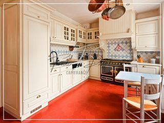  Propri�t�/ch�teau � vendre 11 pi�ces 368 m�