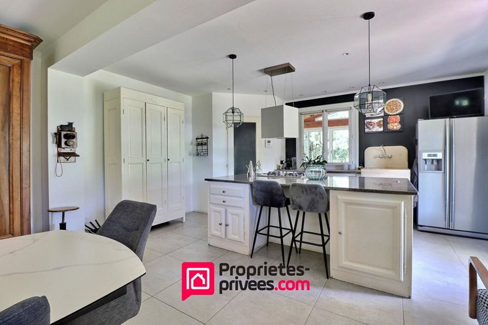 � vendre  Villa Uz�s (30700)