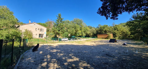   Gard - Maison de caract�re + 200 m� habitable sur 1 hectare de terrain clos Maison - 10 pi�ce(s) - 210 m�