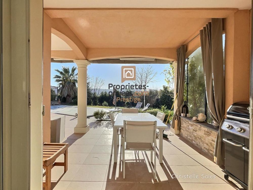 � vendre  Villa Bagnols-en-For�t (83600)