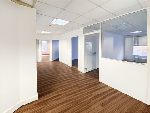 Triangle d'Or, bureaux en bon &eacute;tat 7217 75008 Paris