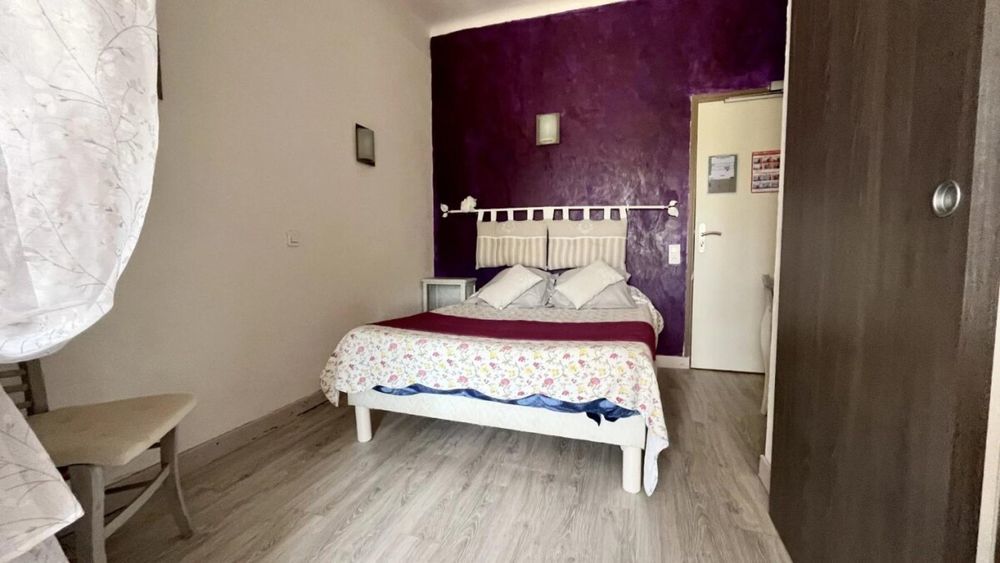 � vendre  Villa Saumane-de-Vaucluse (84800)