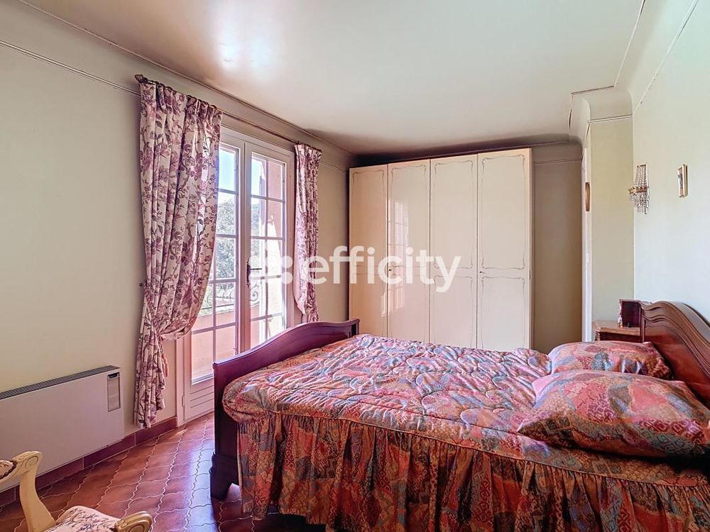 � vendre  Villa Saint-Rapha�l (83700)