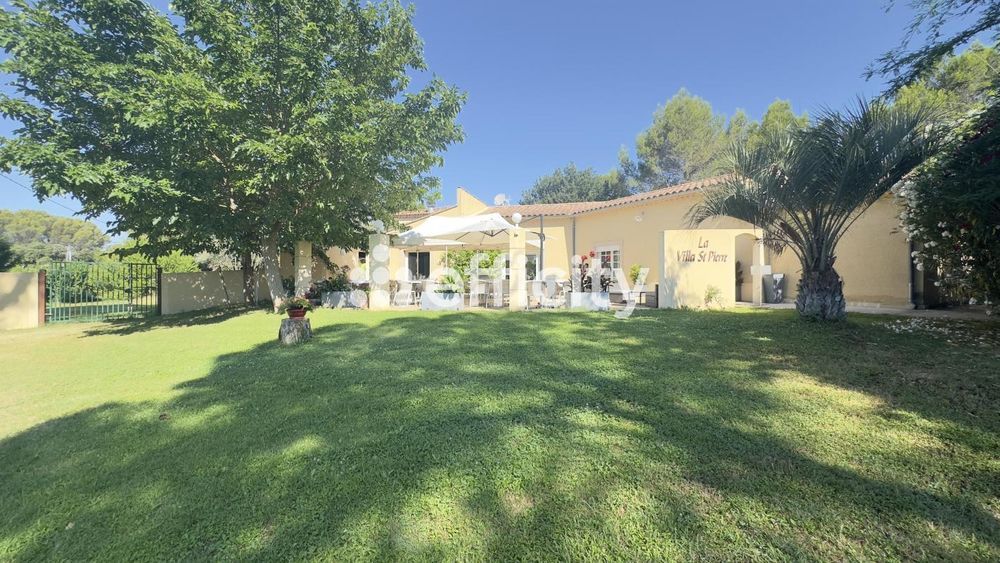 � vendre  Maison Uchaux (84100)