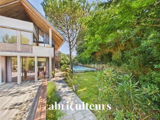  Maison � vendre 9 pi�ces 317 m�