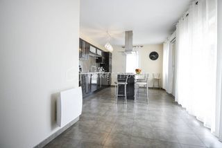  Villa � vendre 6 pi�ces 165 m�