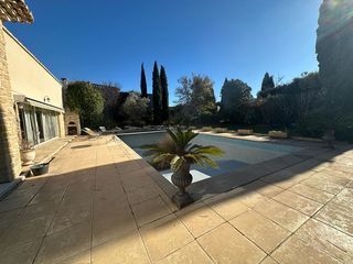  Maison � louer 8 pi�ces 300 m�