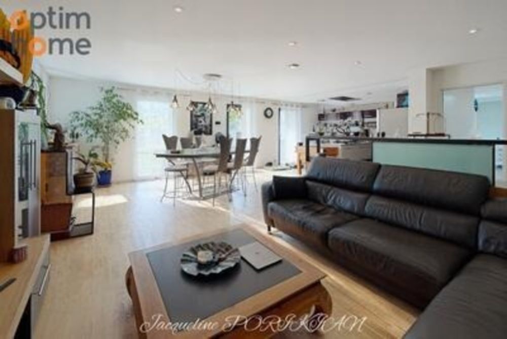 � vendre  Maison Cucuron (84160)