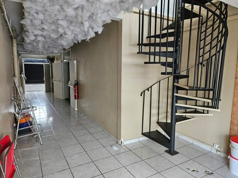 Local/bureau &agrave; vendre LES ABYMES (971) 428000 97139 Les abymes