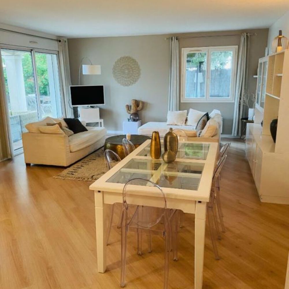 � vendre  Maison M�ze (34140)