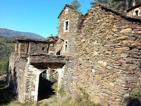   Mas en ruine  AUJAC (30) Maison - 1 pi�ce(s) - 300 m�