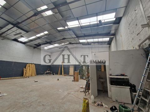 A LOUER 270M&sup2; ENTREPOT A STAINS 2970 93240 Stains