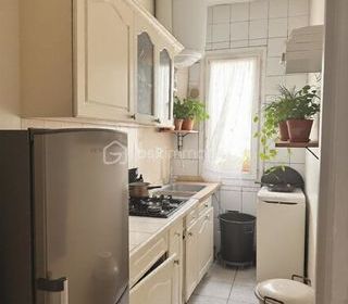  Immeuble � vendre 15 + pi�ces 230 m�