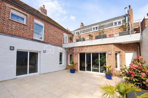   Maison de ville HYPER CENTRE PUR de 1948, 402m2, 15 pi�ces !!!! Maison - 15 + pi�ce(s) - 402 m�