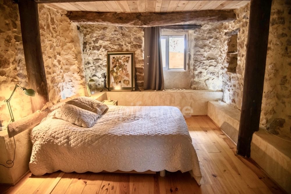 � vendre  Propri�t�/ch�teau Uz�s (30700)