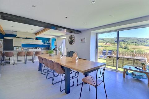   Vaste maison r�nov�e � proximit� des �coles et commerces Maison - 7 pi�ce(s) - 192 m�