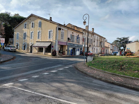 Fonds de commerce Bar-Tabac-Loto &agrave; vendre MUSSIDAN (24) 129600 24400 Mussidan