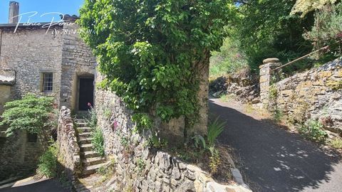   Maison de Village en pierre 6 pi�ce(s) 140 m2 et cour 7m� Maison - 6 pi�ce(s) - 140 m�