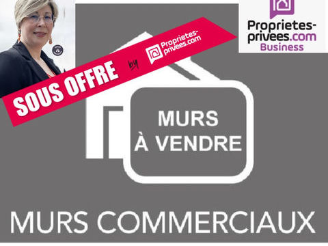 35120 PROCHE DOL DE BRETAGNE- IMMEUBLE EN PIERRE DE 90 M&sup2; AVEC LOCAL COMMERCIAL ET LOGEMENT 200000 35120 Dol de bretagne