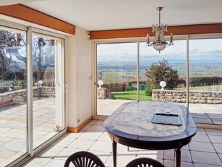  Propri�t�/ch�teau � vendre 7 pi�ces 220 m�