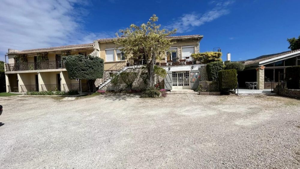 � vendre  Villa Saumane-de-Vaucluse (84800)