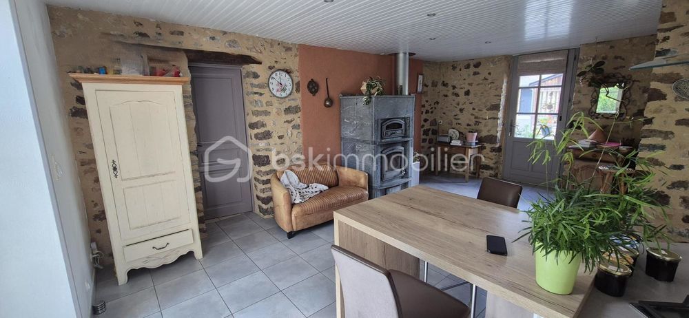 � vendre  Propri�t�/ch�teau Saint-Germain-le-Fouilloux (53240)