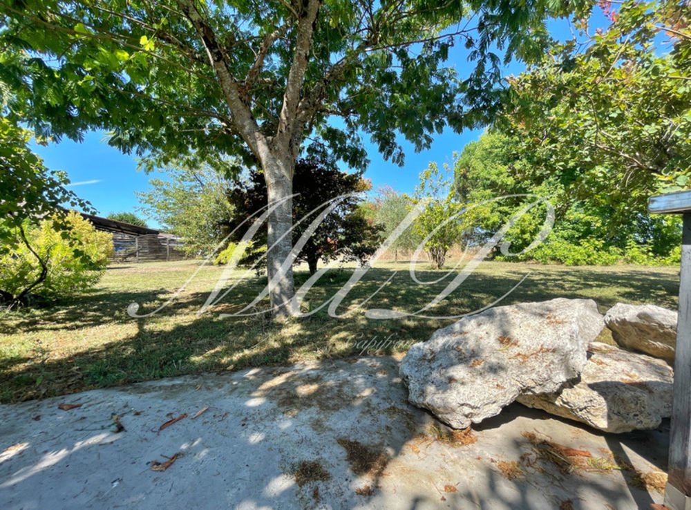 � vendre  Maison Bonneville-et-Saint-Avit-de-Fumadi�res (24230)