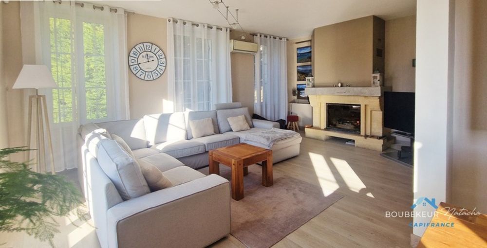 � vendre  Propri�t�/ch�teau Beaumont-du-P�rigord (24440)